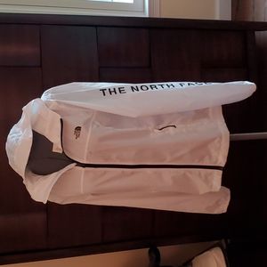 The North Face Flyweight Cyclone packable hooded windbreaker